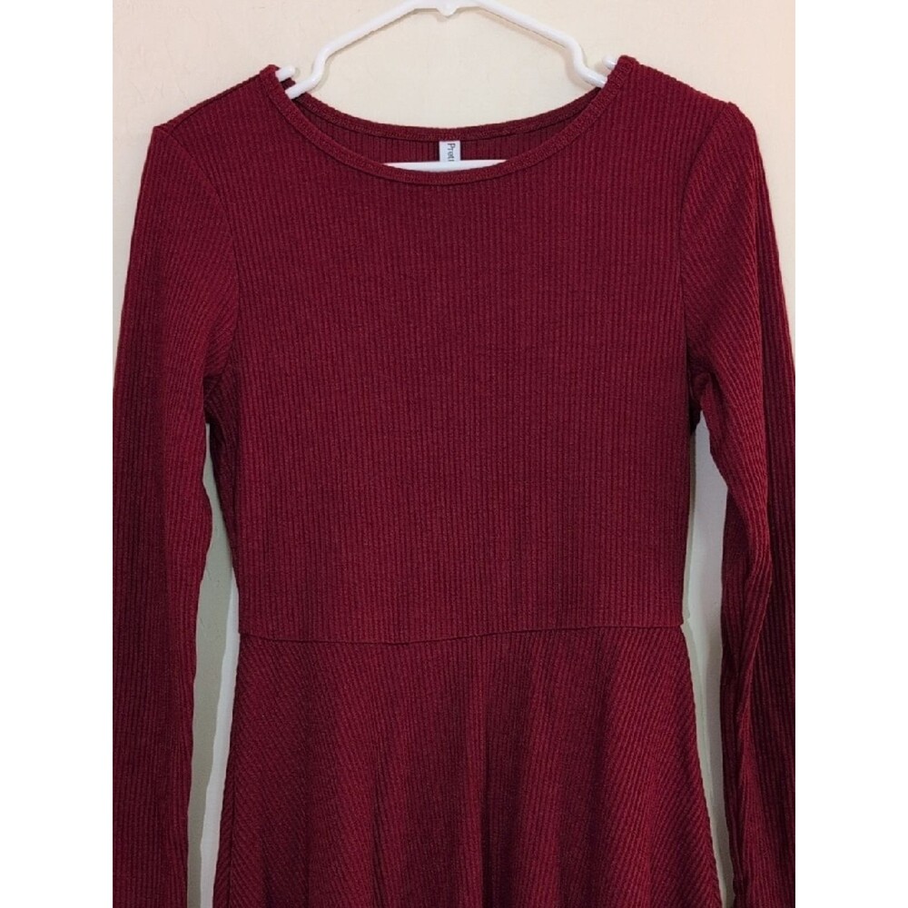 NWT Pretty Garden Long Sleeve Burgundy Maroon Ribbed Knit Skater Dress - Size S - Picture 3 of 10